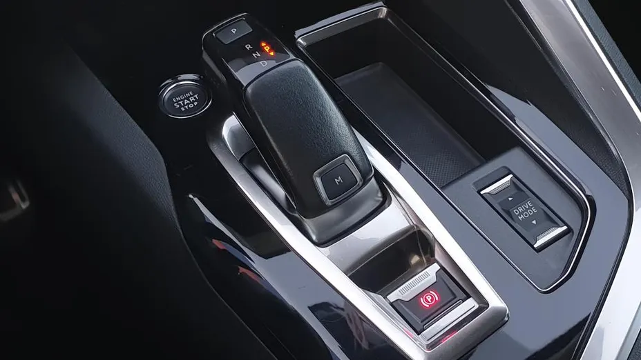 PEUGEOT 5008 5008 2.0 BlueHDi Road Trip S&S EAT8