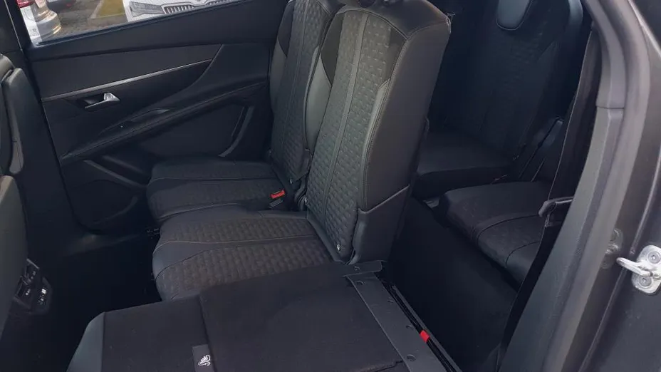 PEUGEOT 5008 5008 2.0 BlueHDi Road Trip S&S EAT8