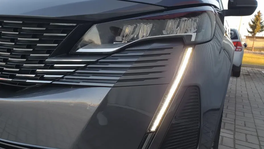 PEUGEOT 5008 5008 2.0 BlueHDi Road Trip S&S EAT8