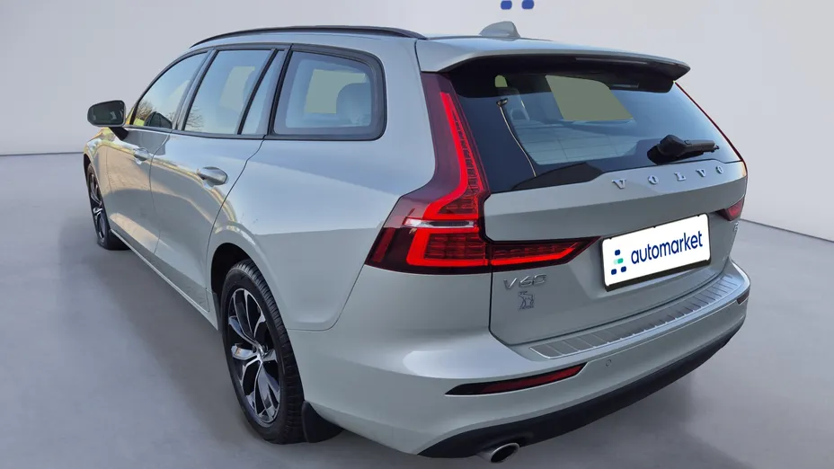 VOLVO V60 V60 B4 D Momentum aut