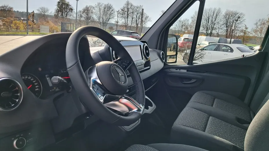 MERCEDES-BENZ Sprinter Sprinter 317 CDI 907.633 9m3 Nowy