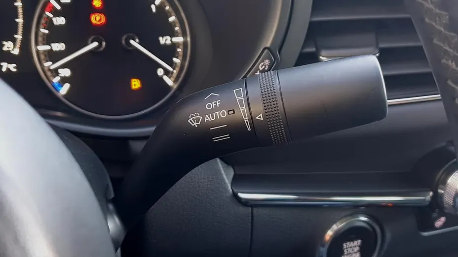 MAZDA 3 3 2.0 mHEV Hikari aut