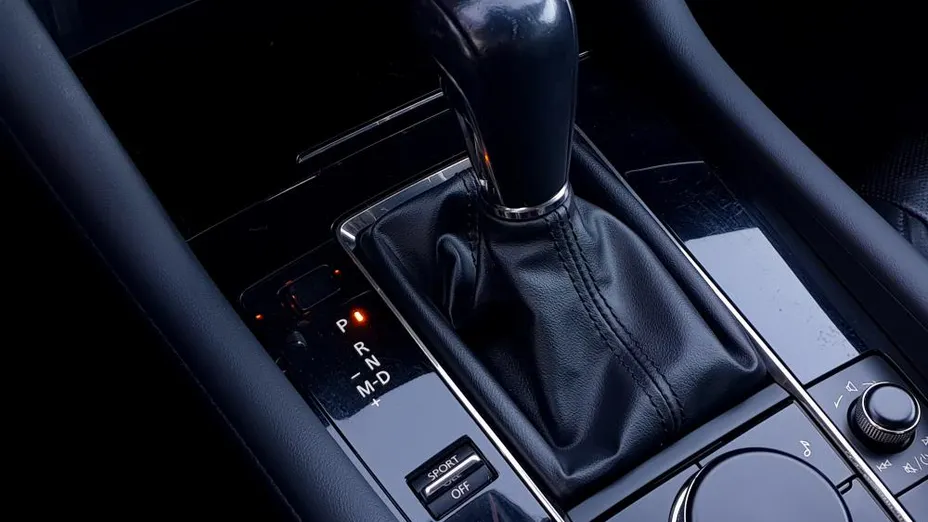 MAZDA 3 3 2.0 mHEV Hikari aut