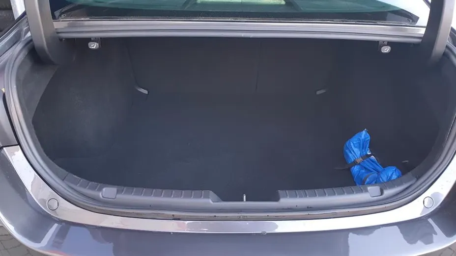 MAZDA 3 3 2.0 mHEV Hikari aut