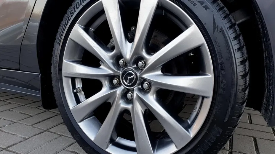 MAZDA 3 3 2.0 mHEV Hikari aut