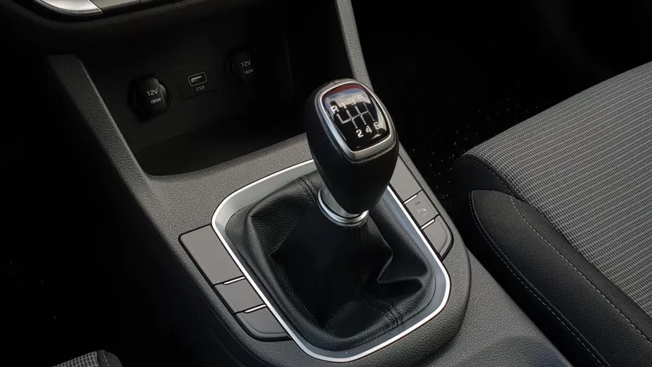 HYUNDAI i30 i30 1.5 DPI Classic +