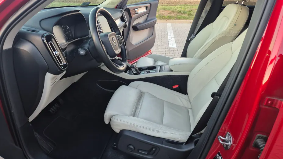 VOLVO XC40 XC40 D3 Momentum Pro aut