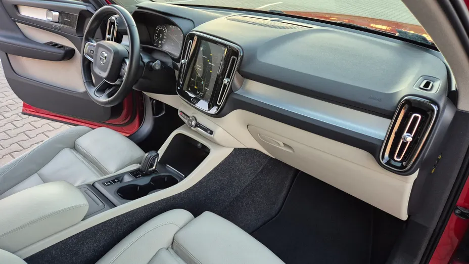 VOLVO XC40 XC40 D3 Momentum Pro aut