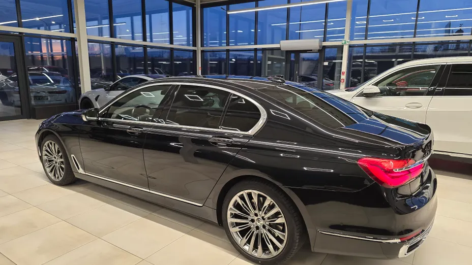 BMW Seria 7 730d xDrive sport-aut