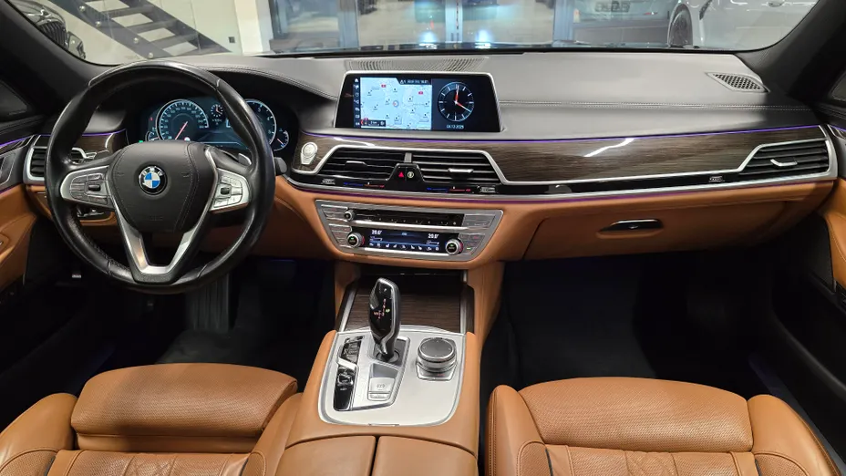 BMW Seria 7 730d xDrive sport-aut