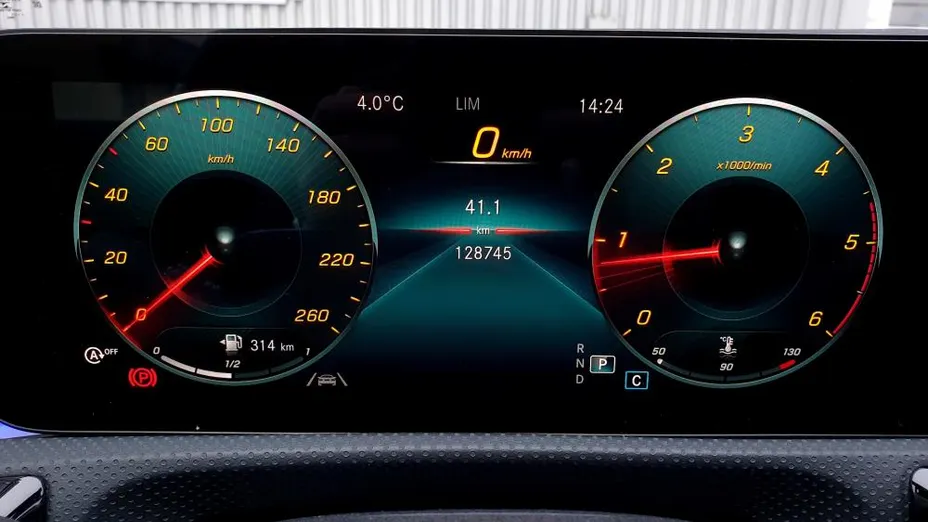 MERCEDES-BENZ CLA CLA 200 d 8G-DCT