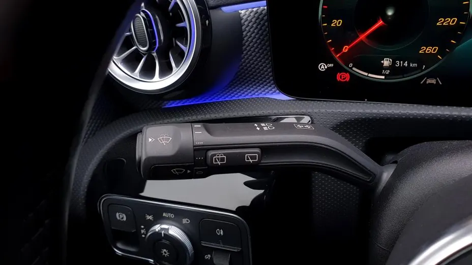 MERCEDES-BENZ CLA CLA 200 d 8G-DCT