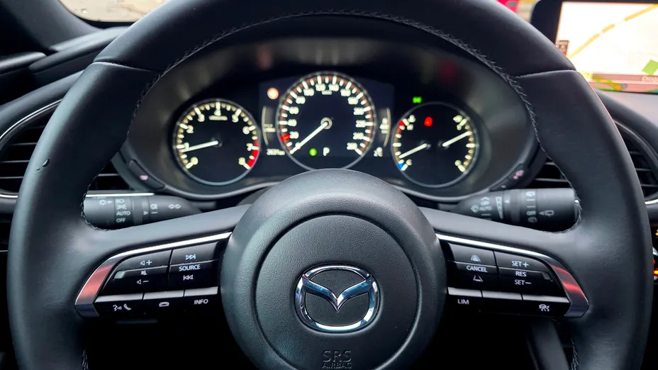 MAZDA 3 3 2.0 mHEV Homura aut