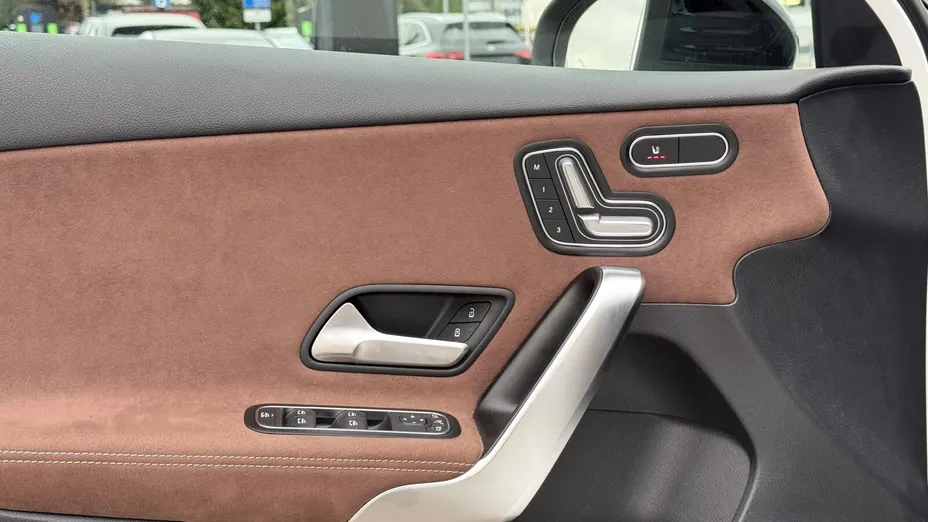 MERCEDES-BENZ A Klasa A 200 AMG Line 7G-DCT