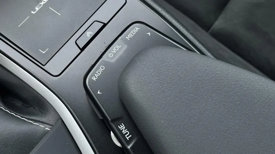 LEXUS UX UX 250h GPF Business Edition 2WD