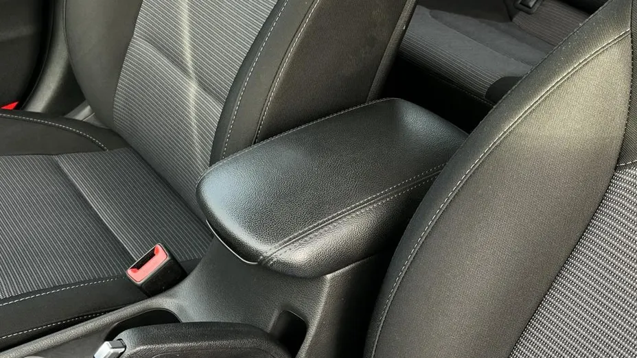 HYUNDAI i30 i30 1.5 DPI Classic +