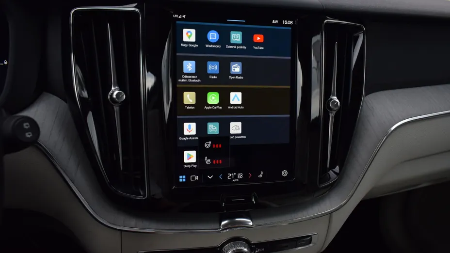 VOLVO XC60 XC60 T6 Plug-In Hybrid AWD Plus Dark aut