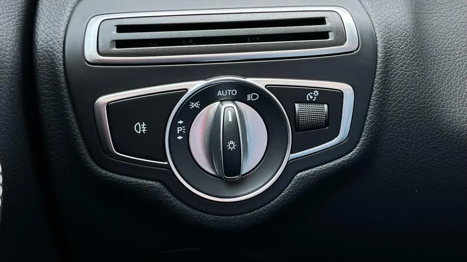 MERCEDES-BENZ C Klasa C 220 d 4MATIC 9G-TRONIC