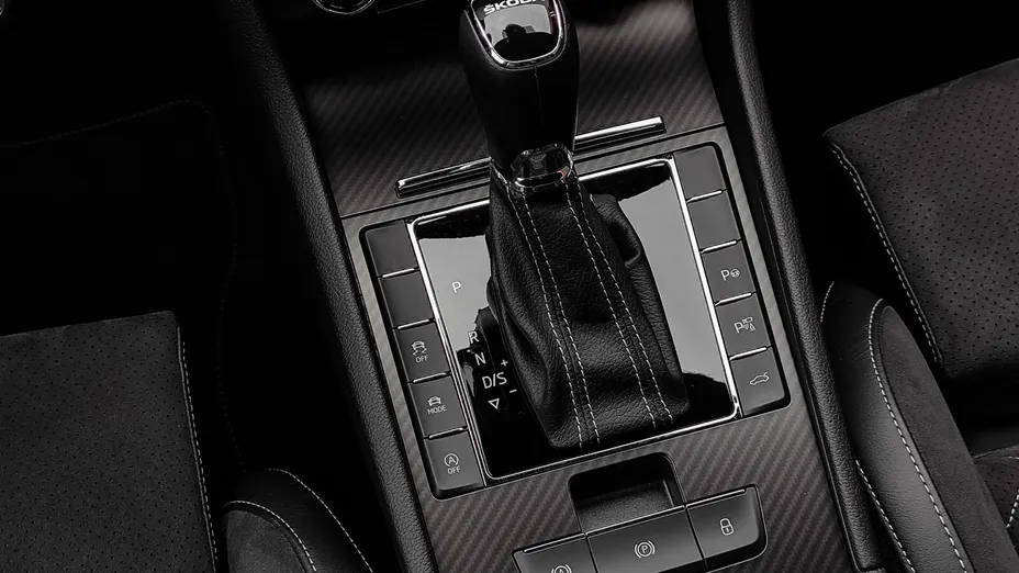 SKODA Superb Superb 2.0 TDI SCR Sportline DSG