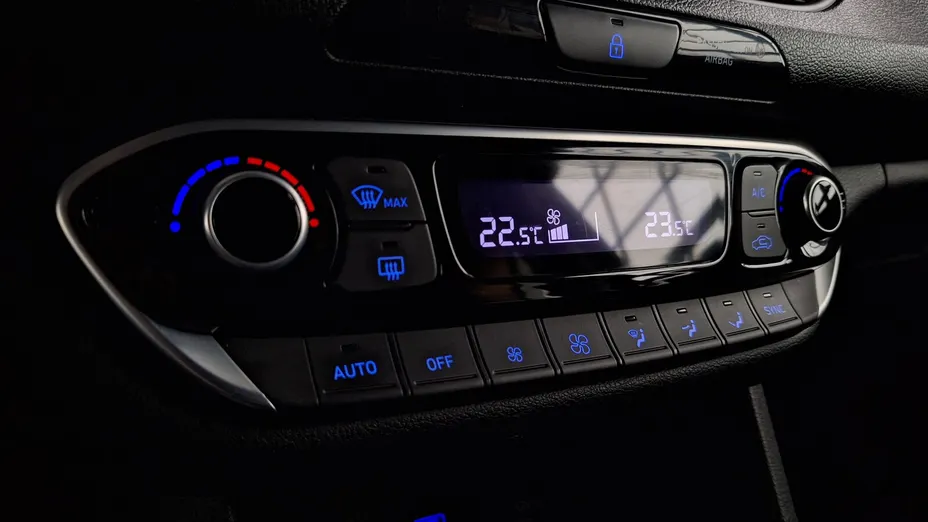 HYUNDAI i30 i30 1.0 T-GDI Smart DCT