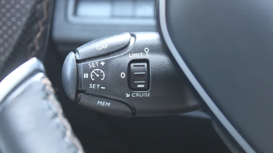 PEUGEOT 3008 3008 2.0 BlueHDi GT S&S EAT8