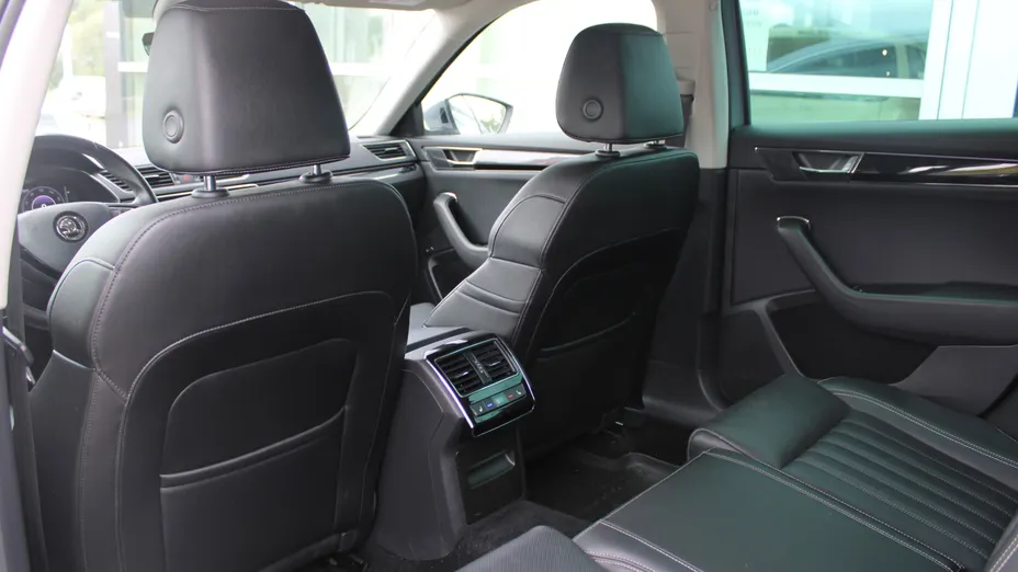 SKODA Superb Superb 2.0 TSI L&K DSG