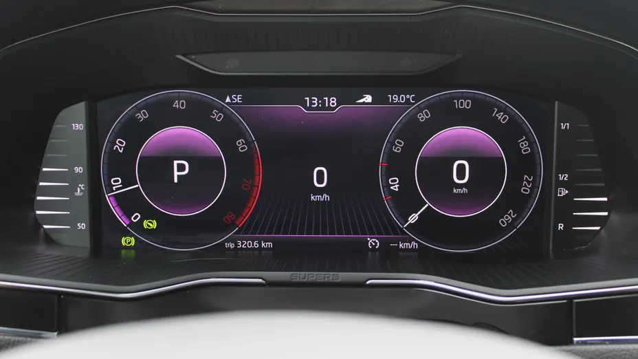 SKODA Superb Superb 2.0 TSI L&K DSG