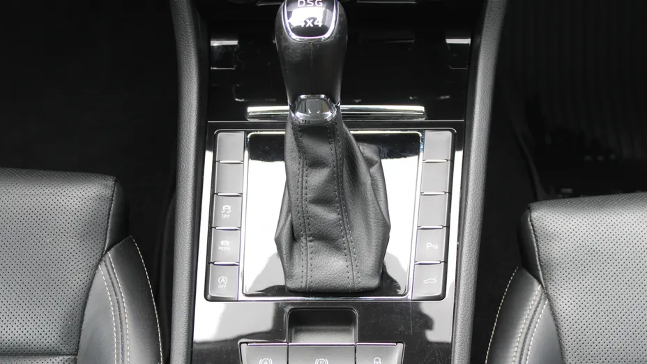 SKODA Superb Superb 2.0 TSI L&K DSG