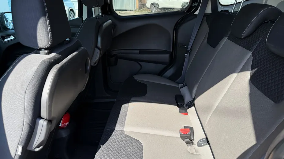 FORD Tourneo Courier Tourneo Courier 1.5 TDCi Titanium