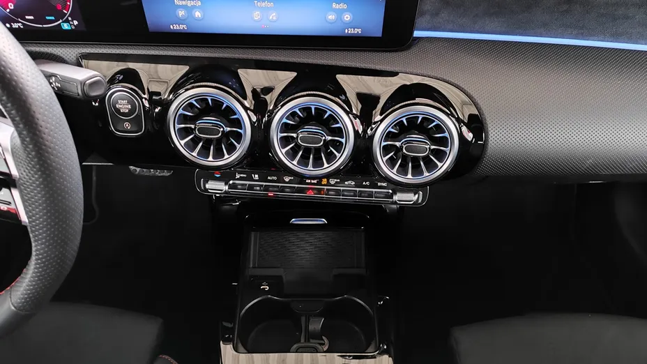 MERCEDES-BENZ CLA CLA 200 AMG Line 7G-DCT