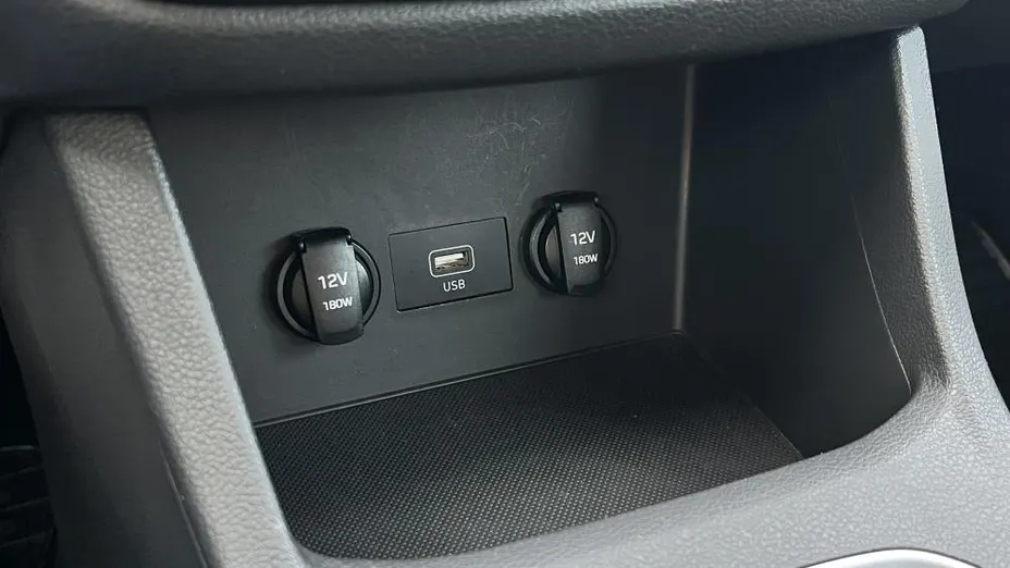 HYUNDAI i30 i30 1.5 DPI Classic +