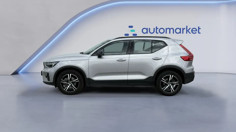 VOLVO XC40 XC40 B3 Plus Dark aut