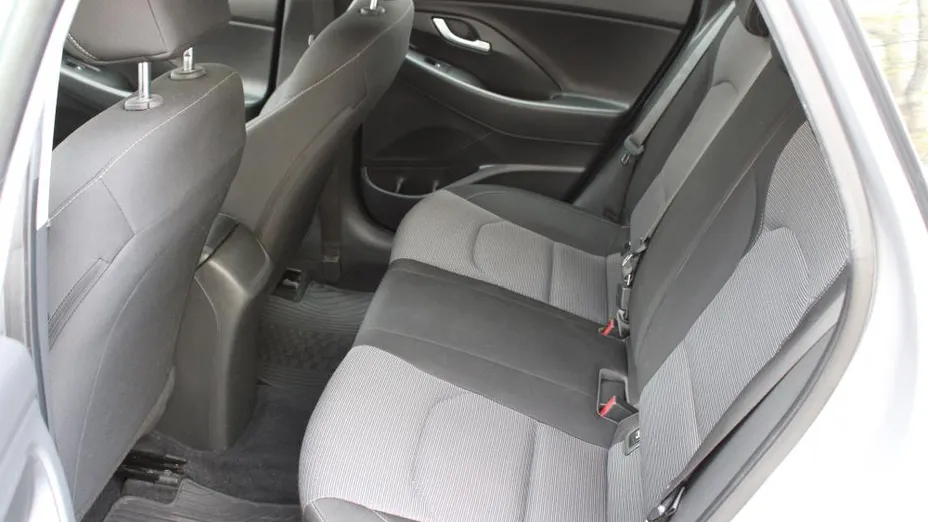 HYUNDAI i30 i30 1.5 DPI Classic +