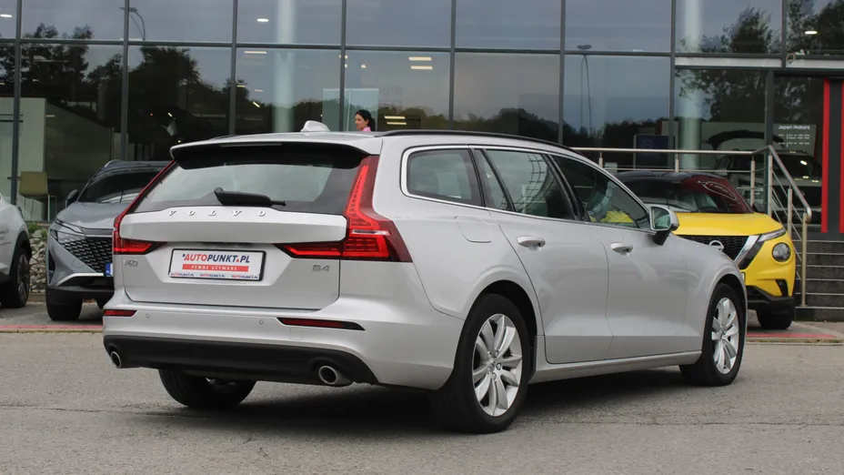 VOLVO V60 -