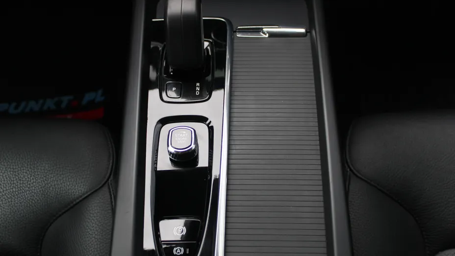VOLVO V60 V60 B4 D Momentum Pro aut
