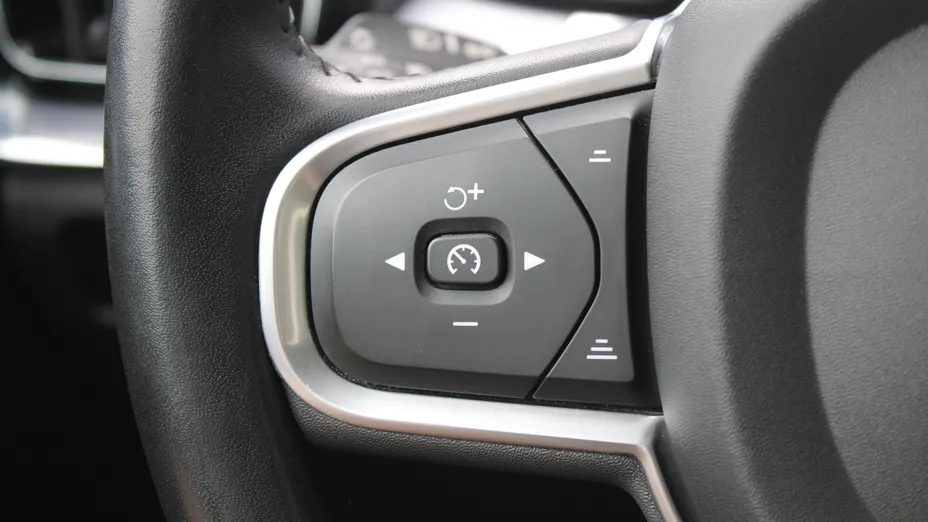 VOLVO V60 V60 B4 D Momentum Pro aut