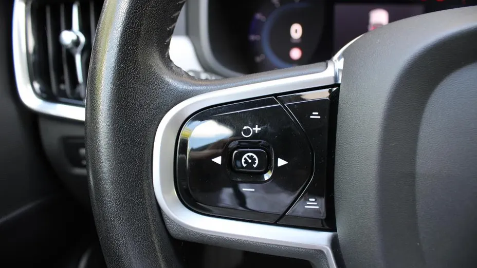 VOLVO V90 V90 B4 D Momentum aut
