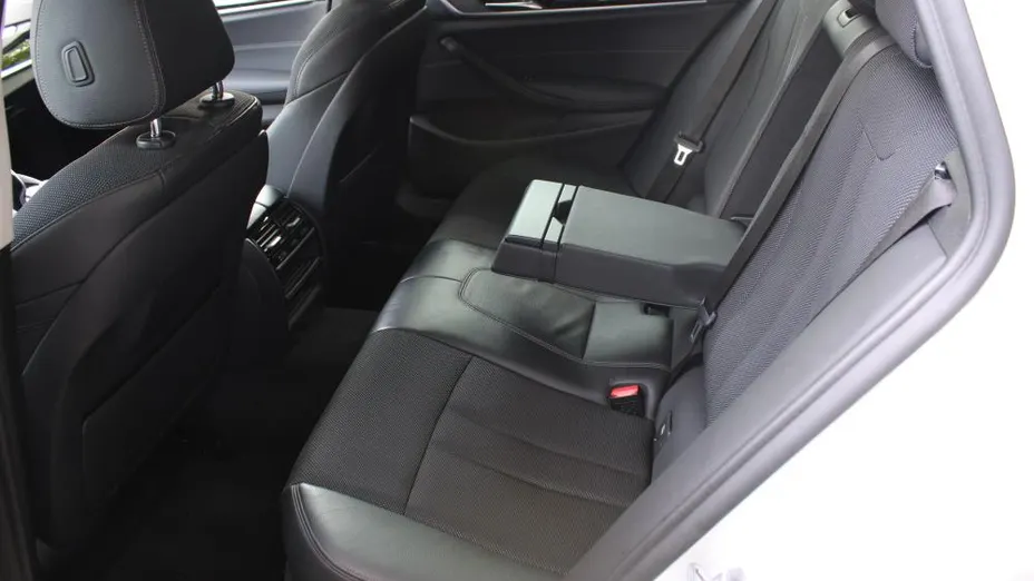 BMW Seria 5 520d xDrive Sport Line sport-aut