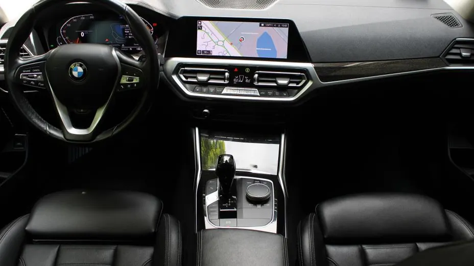 BMW Seria 3 320d xDrive mHEV Luxury Line aut