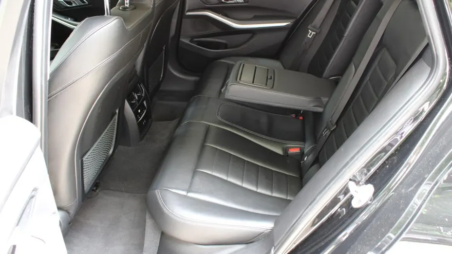 BMW Seria 3 320d xDrive mHEV Luxury Line aut