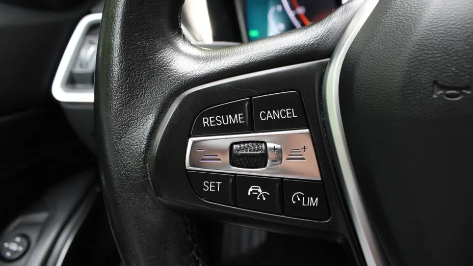 BMW Seria 3 320d xDrive mHEV Luxury Line aut