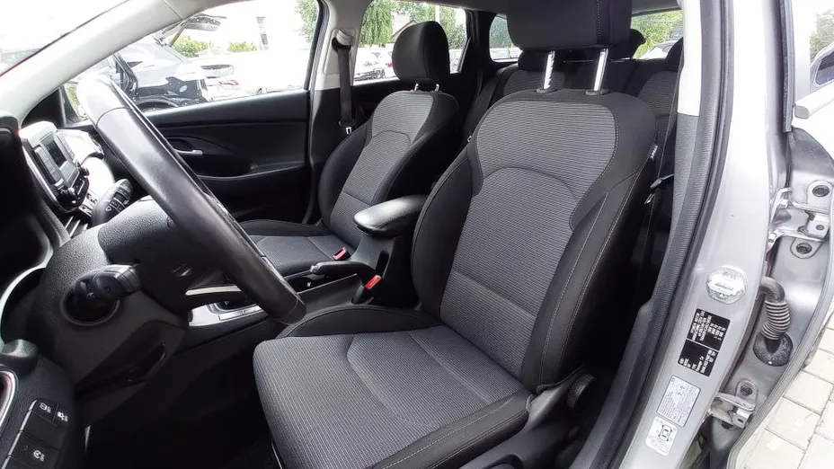 HYUNDAI i30 i30 1.5 DPI Classic +