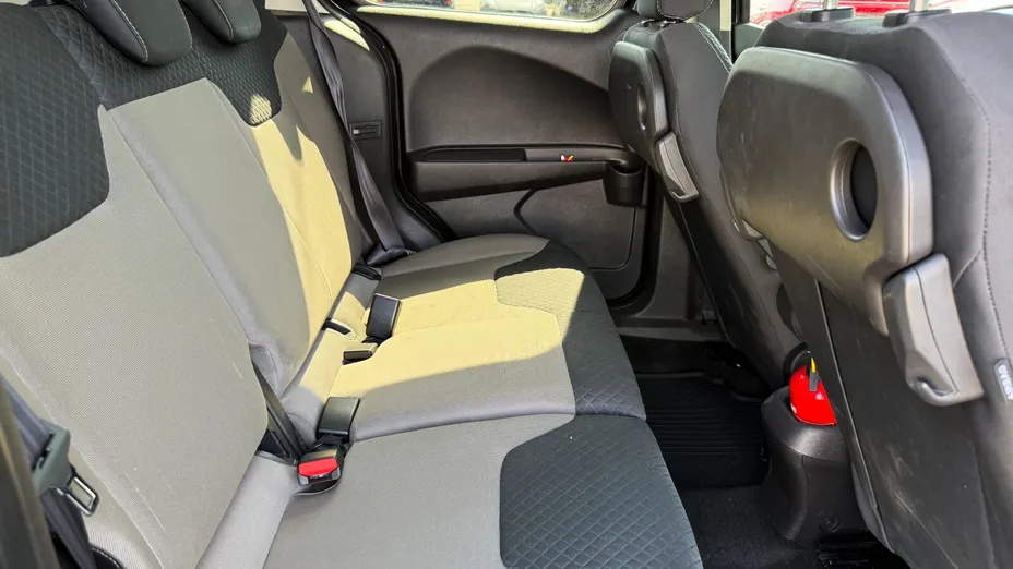 FORD Tourneo Courier Tourneo Courier 1.5 TDCi Titanium