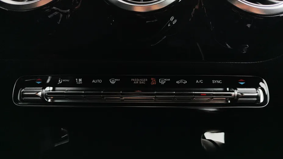 MERCEDES-BENZ CLA CLA 200 AMG Line 7G-DCT