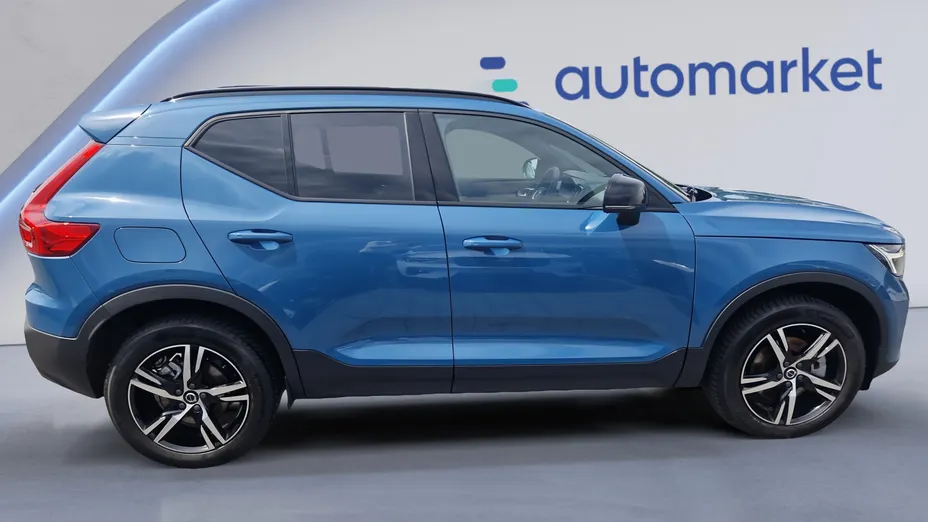 VOLVO XC40 XC40 B3 Plus Dark aut