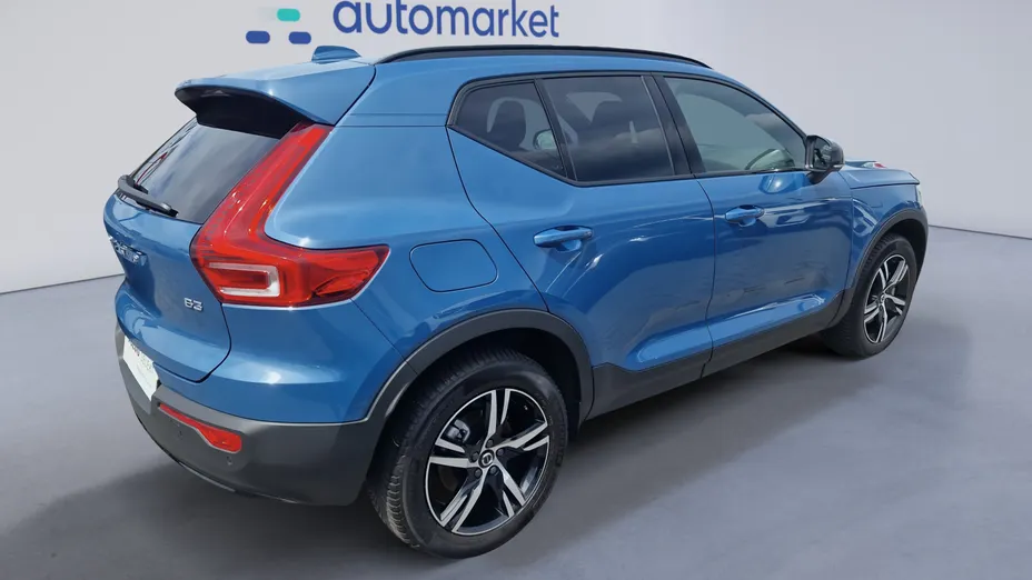VOLVO XC40 XC40 B3 Plus Dark aut