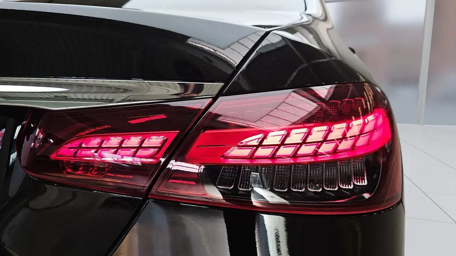 MERCEDES-BENZ E Klasa E 220 d