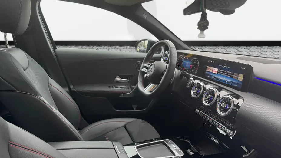 MERCEDES-BENZ A Klasa A 220 4-Matic AMG Line 8G-DCT