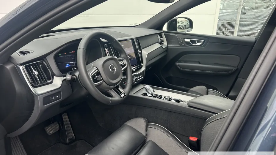 VOLVO XC60 XC60 T8 Plug-In Hybrid AWD Ultimate Dark aut