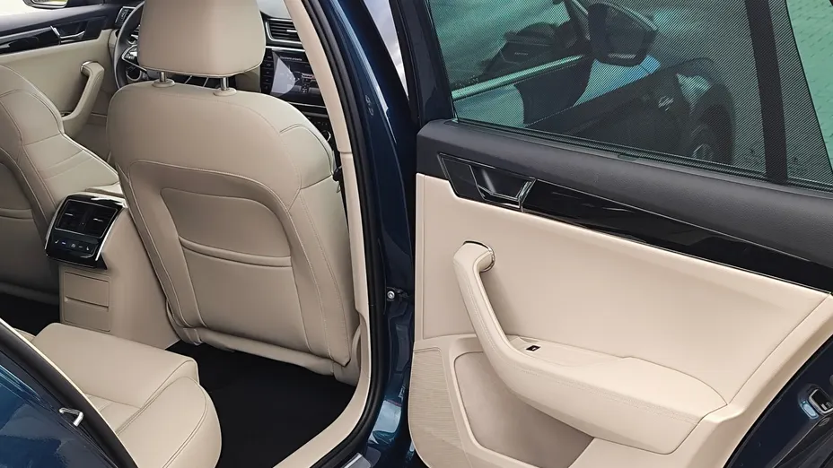 SKODA Superb Superb 2.0 TDI SCR L&K DSG